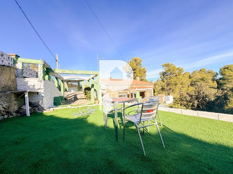 Foto cdcc3737-e348-4fa6-a0f5-886e54cf2681. Casa  con piscina y estudio en Olesa de Bonesvalls