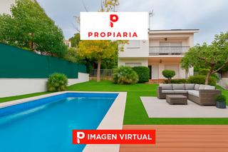 Chalet  Carrer major 605. Casa con piscina cerca del pueblo