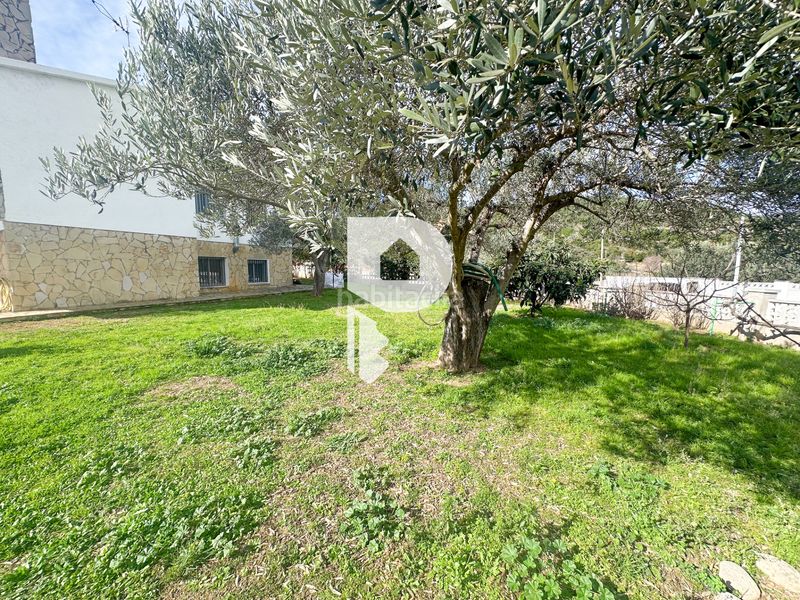 Foto 254b7de5-664d-4087-8a42-144b02eef758. Casa amb xemeneia calefacció aparcament piscina a Esparreguera