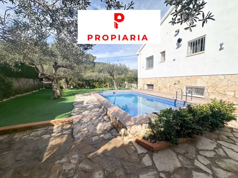 Foto 9bf4566a-bd74-4517-b4ce-06d038e44318. Casa amb xemeneia calefacció aparcament piscina a Esparreguera