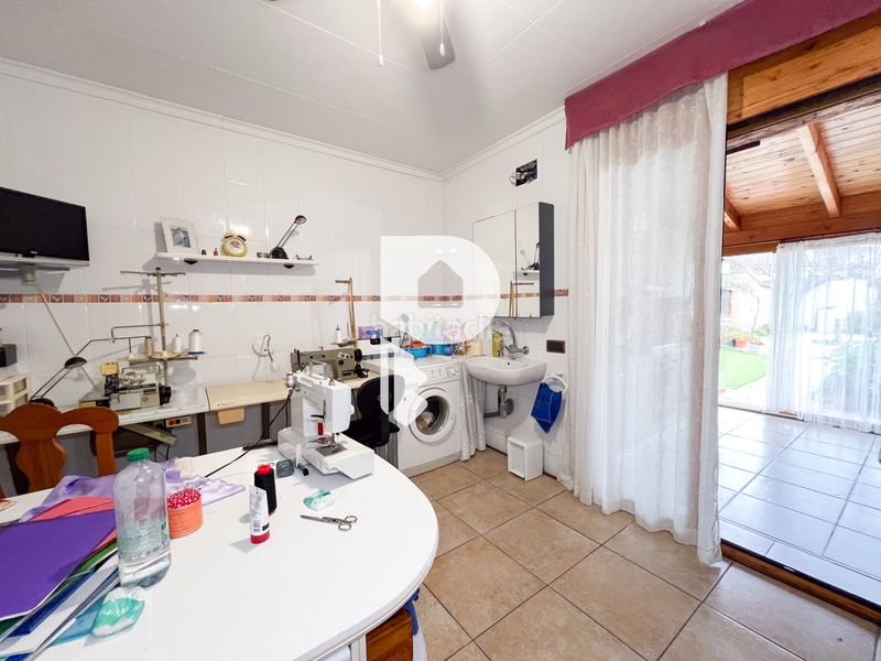 Foto 0b2d92d7-86a8-4a6f-a774-9e26d3f29426. Chalet in carrer riu muga 14 in Vallirana