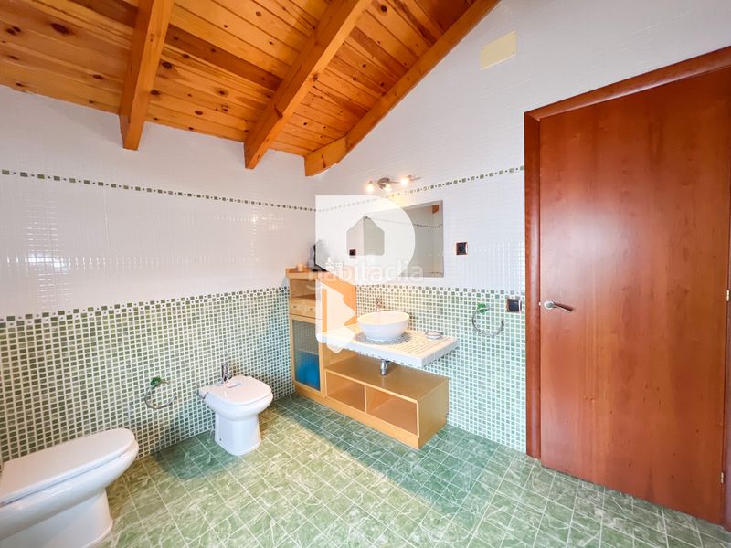 Foto 48ce3fb8-4692-4340-9c8e-06aec51b776d. Chalet in carrer riu muga 14 in Vallirana
