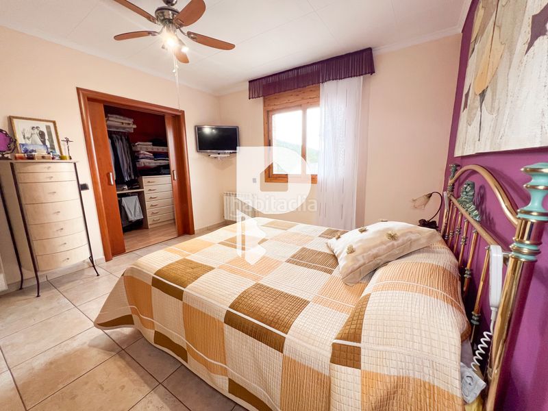 Foto 6c143780-d650-4f15-ae39-c43aa07857ec. Chalet in carrer riu muga 14 in Vallirana