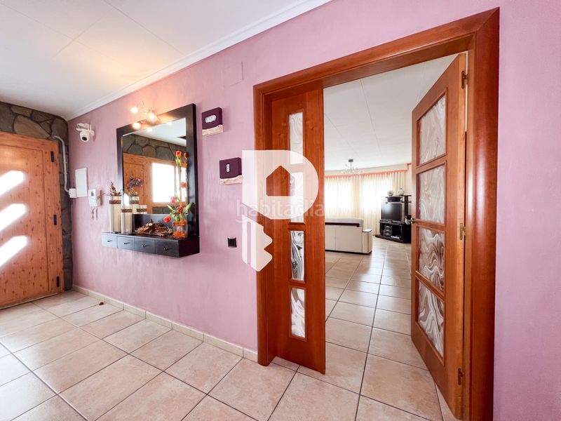 Foto 82086fee-a0f7-4016-9617-fd84ff5f4fe1. Chalet in carrer riu muga 14 in Vallirana