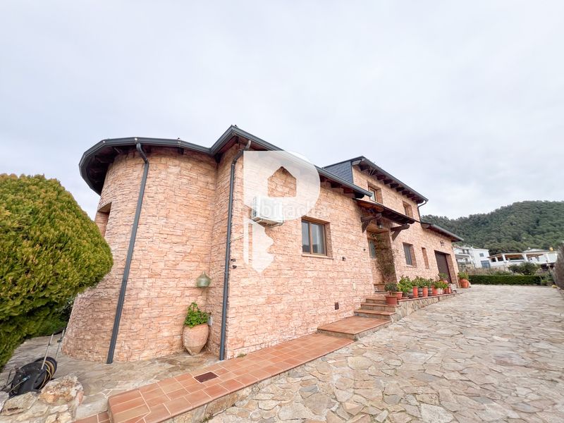 Foto c41c651f-9760-4406-946b-e1452c73f420. Chalet in carrer riu muga 14 in Vallirana