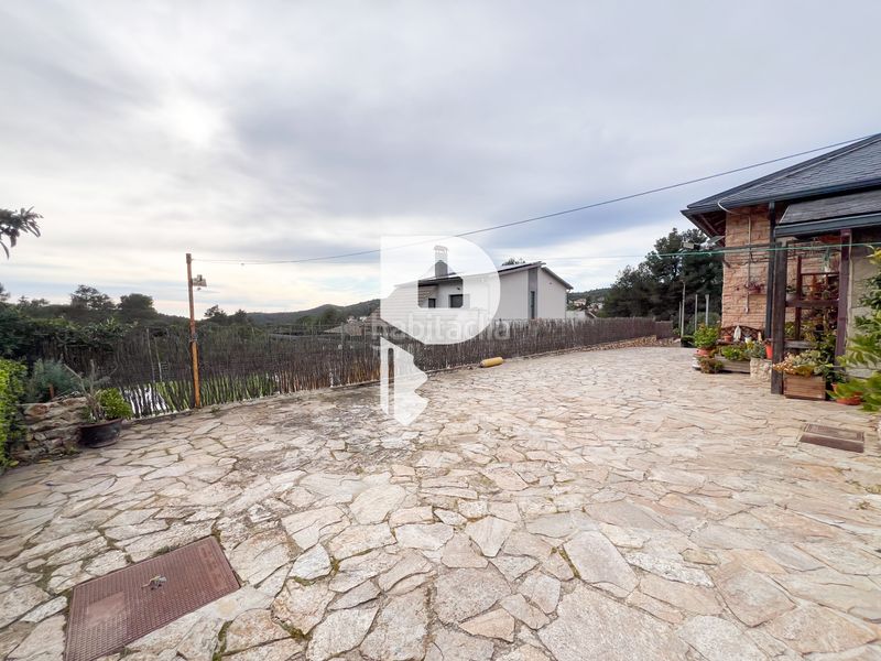 Foto c75d1097-9b3f-417d-9658-415af4a92205. Chalet in carrer riu muga 14 in Vallirana