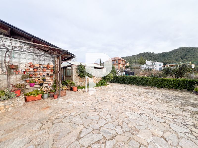 Foto ccfa04c8-96a4-419f-8347-7eec07765361. Chalet in carrer riu muga 14 in Vallirana