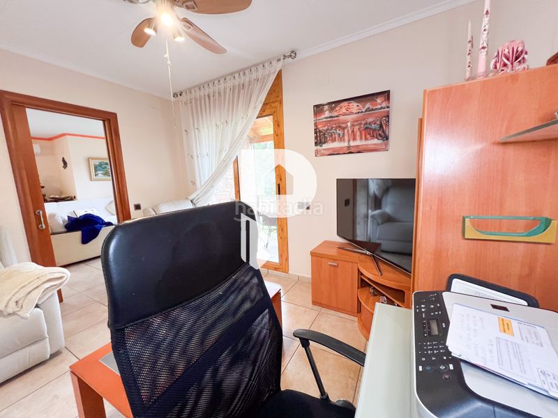 Foto d5ce9bbf-920d-46af-9006-060d8be1af3a. Chalet in carrer riu muga 14 in Vallirana