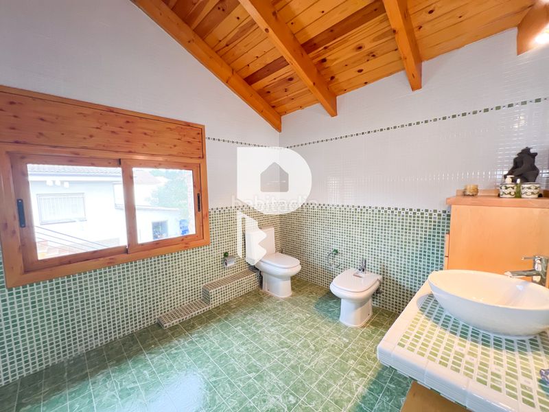 Foto e2348b05-2684-4f0e-b105-0df1d0aa2720. Chalet in carrer riu muga 14 in Vallirana
