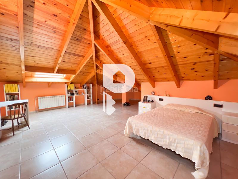 Foto e3ed0c28-f1c0-4b2b-9af6-2bce54fca4db. Chalet in carrer riu muga 14 in Vallirana