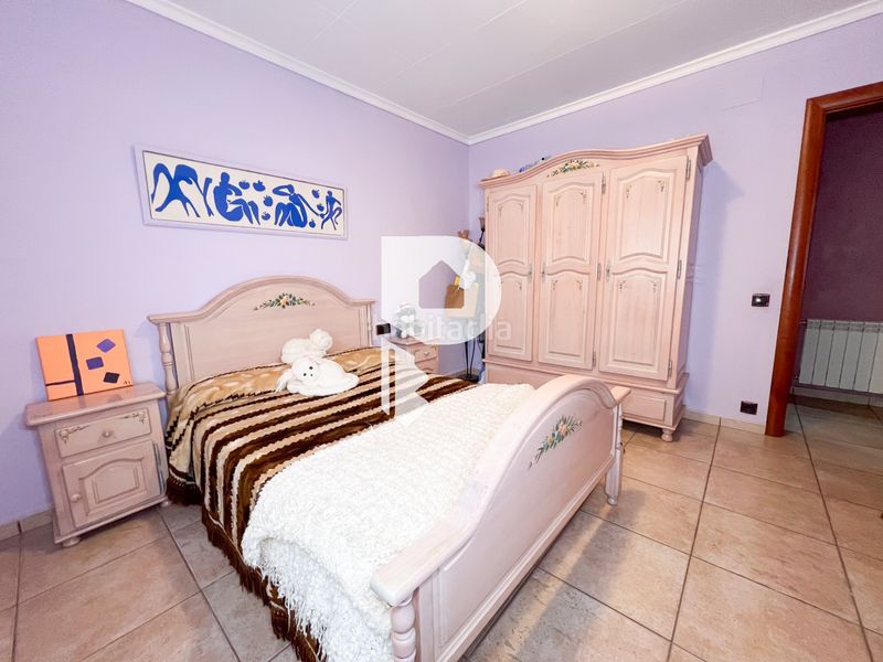 Foto f81bc517-e525-4740-9dbc-8b13f2bd1b46. Chalet in carrer riu muga 14 in Vallirana