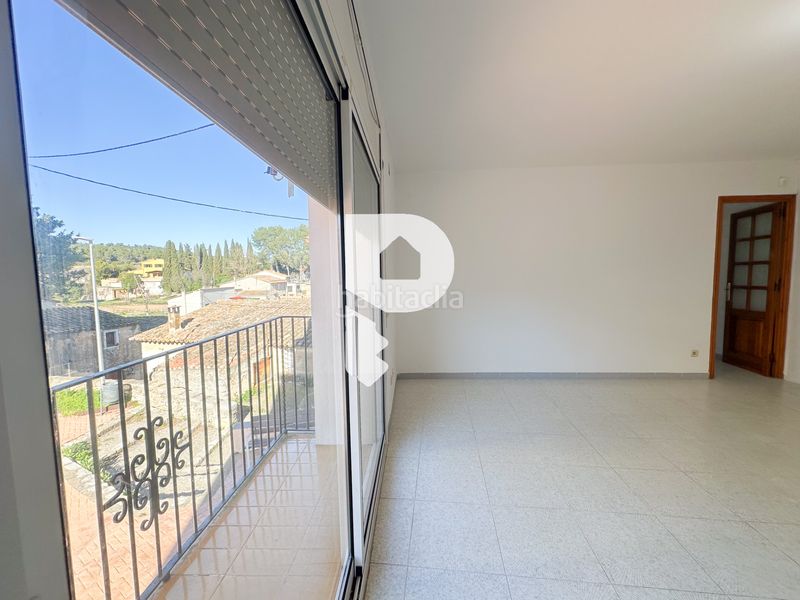 Foto 0b01adbd-02b5-4e05-aaee-fc11f4b616fd. Casa amb xemeneia a Olesa de Bonesvalls