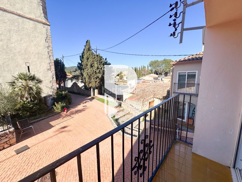 Foto 3ac365e3-550b-4278-96b7-cfca793fbe64. Casa amb xemeneia a Olesa de Bonesvalls