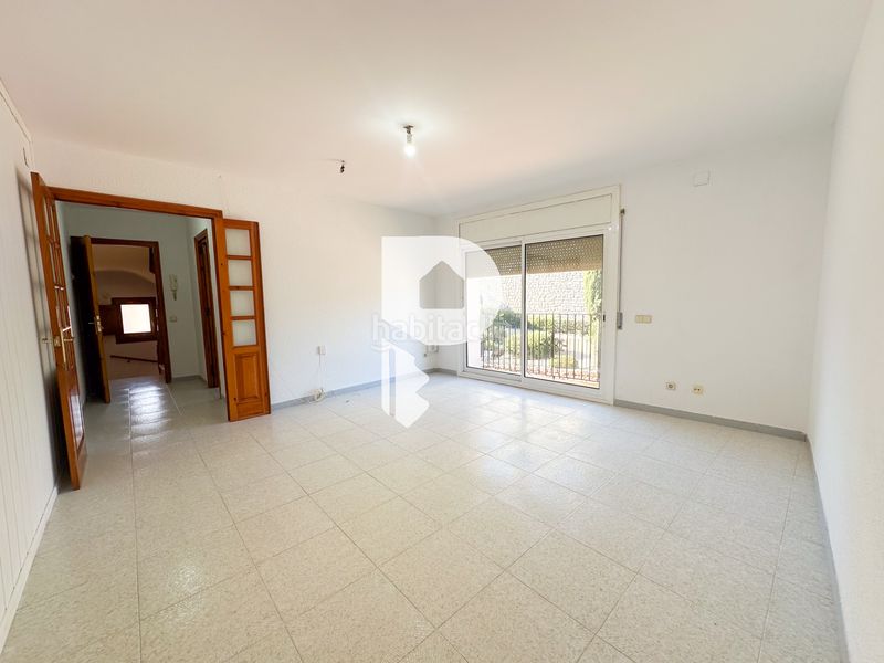 Foto 5b6d73c8-c2f0-4783-8349-4479ce453e3f. Casa amb xemeneia a Olesa de Bonesvalls