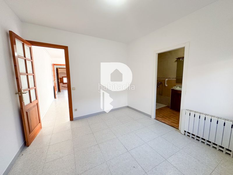 Foto 61571e92-8bb6-4fc1-8b1d-56f858042e4a. Casa amb xemeneia a Olesa de Bonesvalls