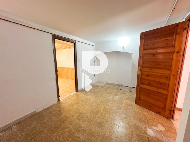 Foto a23a12f3-7368-452f-ae7a-65b4cd26c136. Casa amb xemeneia a Olesa de Bonesvalls