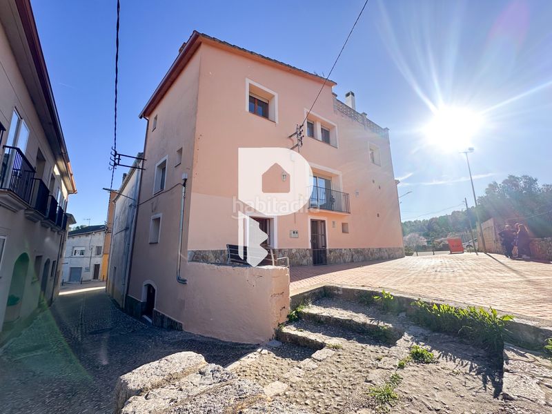Foto c1be1abd-1e55-443b-a521-8d73ad35feed. Casa amb xemeneia a Olesa de Bonesvalls