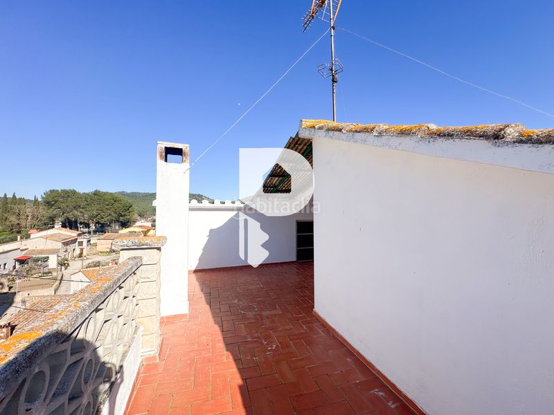 Foto cca6ad9d-eb95-42cd-840d-c9d362843485. Casa amb xemeneia a Olesa de Bonesvalls