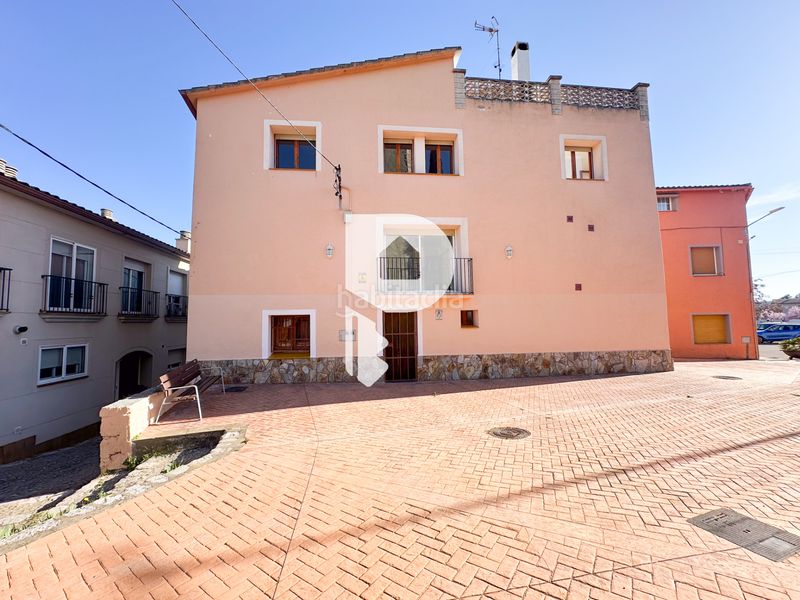 Foto de18329f-5ab1-471a-a17d-e6f1d84e311e. Casa amb xemeneia a Olesa de Bonesvalls