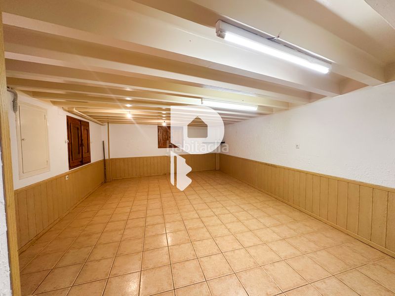 Foto e68853b4-56af-43d0-9ddd-acc5149f5bbe. Casa amb xemeneia a Olesa de Bonesvalls