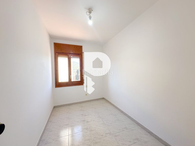 Foto ecc86cb1-242f-48c9-a2e5-f6912c17ec4e. Casa amb xemeneia a Olesa de Bonesvalls