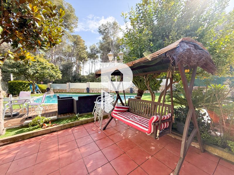 Foto 151d1c5f-b847-4fea-b168-e366bcc974ed. Casa amb xemeneia calefacció aparcament piscina a Sant Esteve Sesrovires