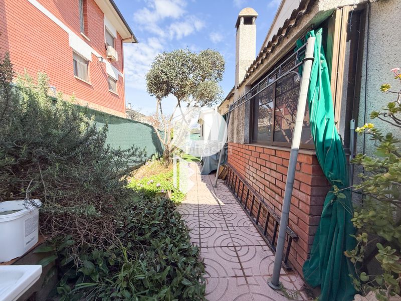 Foto 3a3126dc-fbb4-4f25-9801-2652110d4134. Casa amb xemeneia calefacció aparcament piscina a Sant Esteve Sesrovires