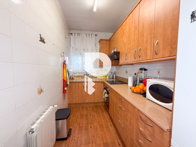 Foto b53b87e4-e4fa-4435-a041-f6703790b2b4. Casa amb xemeneia calefacció aparcament piscina a Sant Esteve Sesrovires