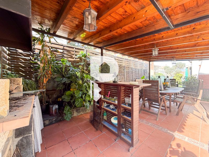 Foto d11bfe13-0fd7-4006-a585-2714c4d9b548. Casa amb xemeneia calefacció aparcament piscina a Sant Esteve Sesrovires