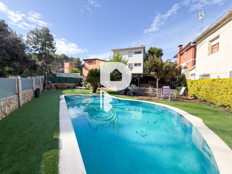 Foto f16c5bf4-ef3b-4498-bfab-6a7712a927b1. Casa amb xemeneia calefacció aparcament piscina a Sant Esteve Sesrovires