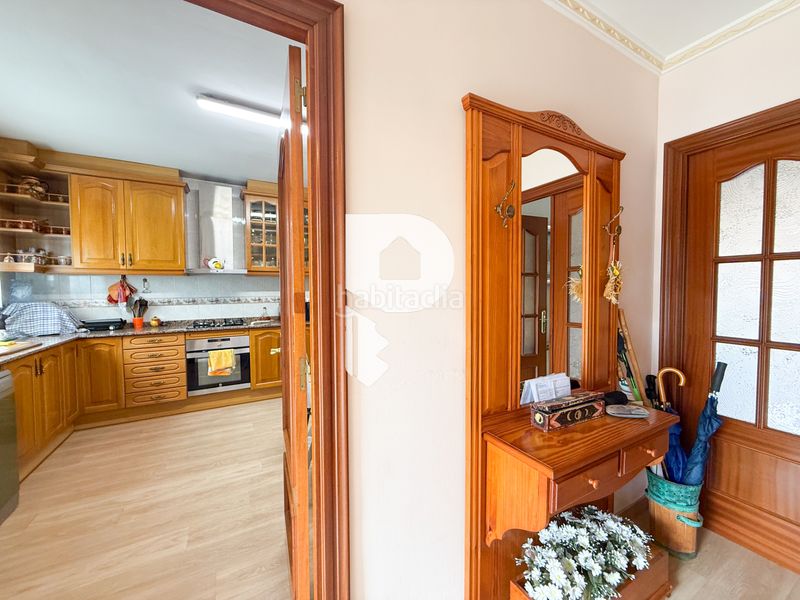 Foto 3d4f9132-b637-4c82-a776-d8c7d4d0dac6. Casa amb calefacció aparcament piscina a Can Rial Esparreguera