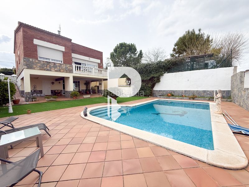 Foto 53641890-f2e4-40f3-8e1a-8cc30aca530b. Casa amb calefacció aparcament piscina a Can Rial Esparreguera