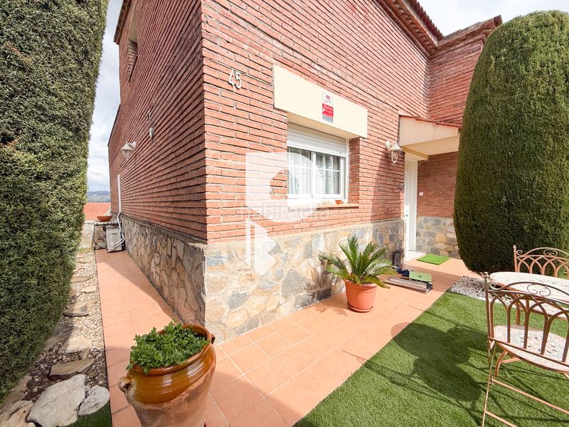 Foto 9120138d-b6fa-4021-b8eb-a432bb575feb. Casa amb calefacció aparcament piscina a Can Rial Esparreguera
