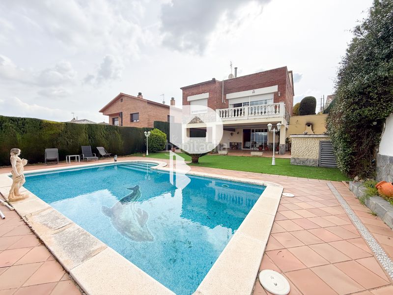 Foto ba668988-064a-444b-b911-44887a81651b. Casa amb calefacció aparcament piscina a Can Rial Esparreguera