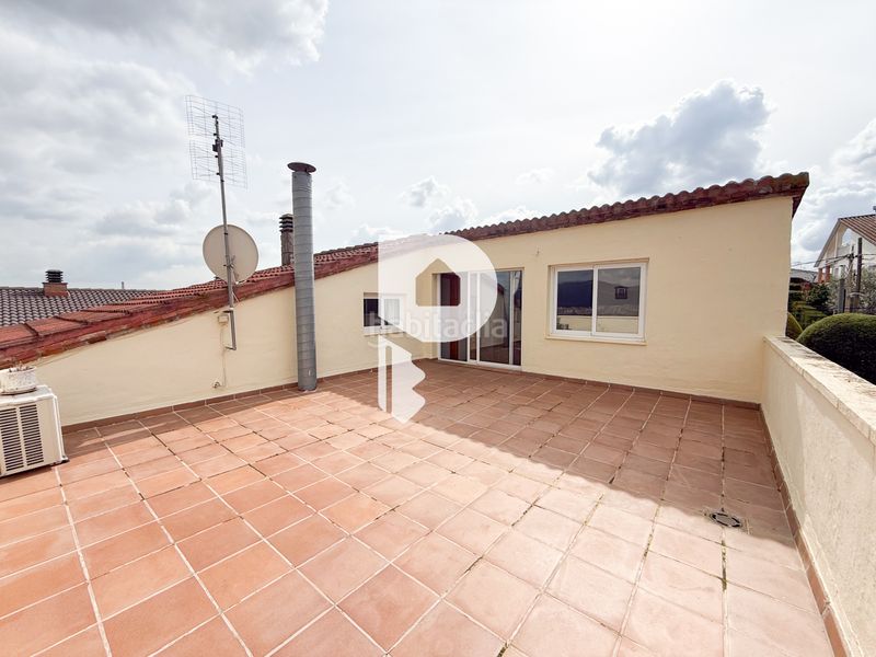 Foto bf5f2588-fe60-4b61-8d0b-f567cf0d2340. Casa amb calefacció aparcament piscina a Can Rial Esparreguera