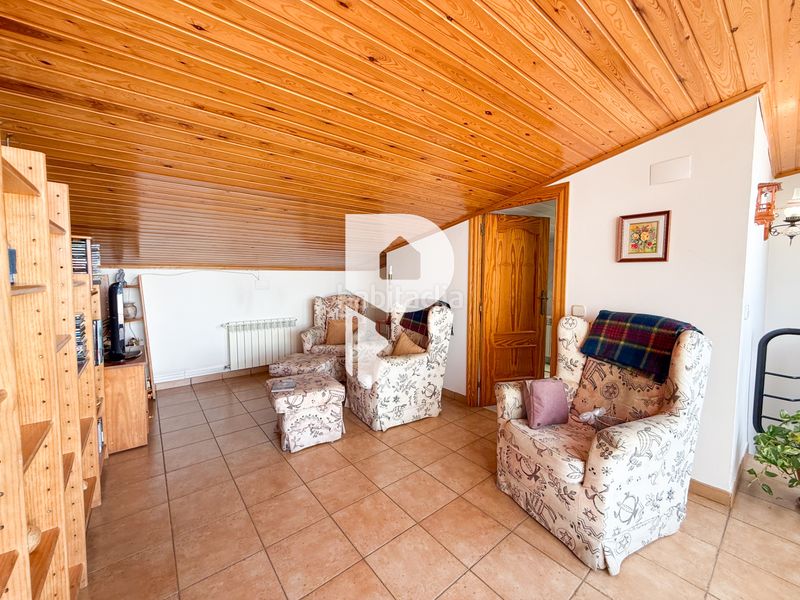 Foto c9029efa-c6f2-4d74-ba7f-13bc8a88d994. Casa amb calefacció aparcament piscina a Can Rial Esparreguera