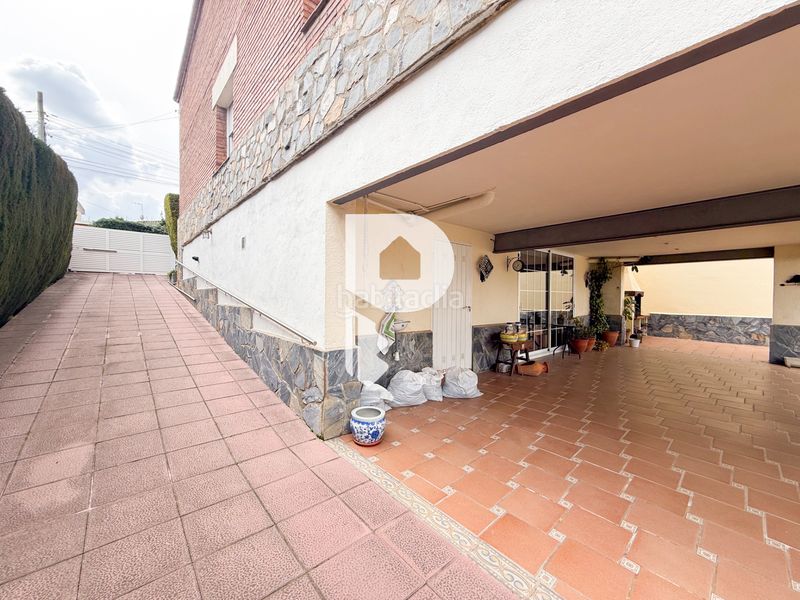Foto d0e9ec63-663d-4bbc-8b35-3e59cad282f4. Casa amb calefacció aparcament piscina a Can Rial Esparreguera