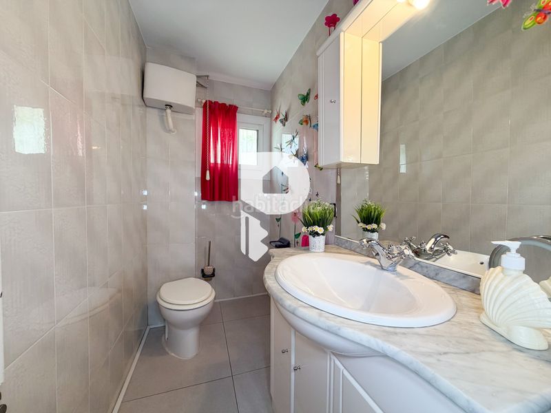 Foto 0109a13c-380a-46bb-9fb0-5ae8bbb2d9b3. Casa a carrer d'angel guimerà 18 a Papiol (El)