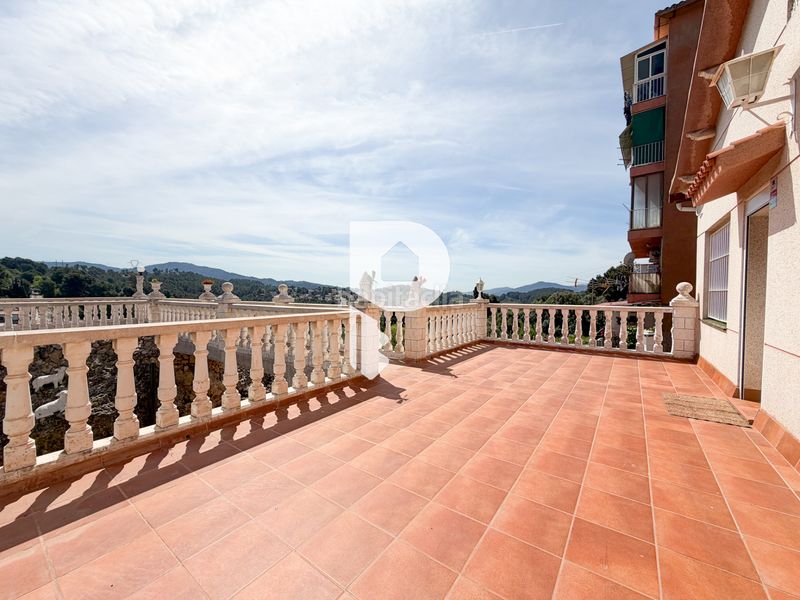 Foto 36897a7d-d1c9-4cfc-af5d-bf758248009b. Casa a carrer d'angel guimerà 18 a Papiol (El)