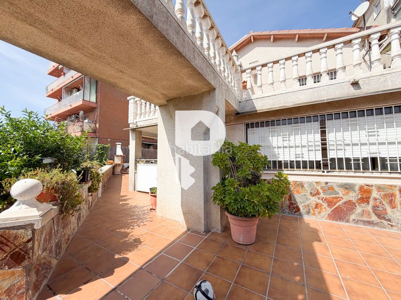 Foto 36a1de2d-29d2-4124-b9ea-46616062ef5d. Casa a carrer d'angel guimerà 18 a Papiol (El)