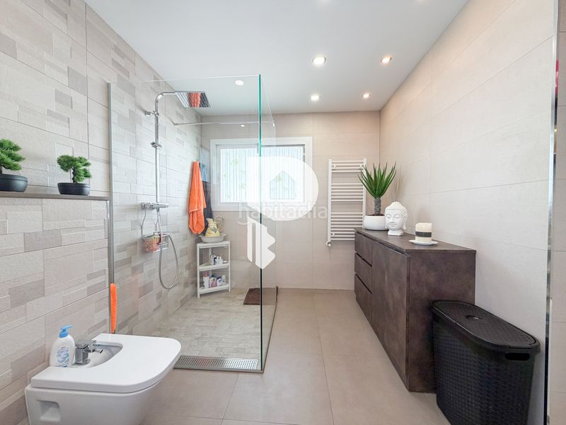 Foto 54674768-93fc-4594-86f9-5fd55e8fd95b. Casa a carrer d'angel guimerà 18 a Papiol (El)