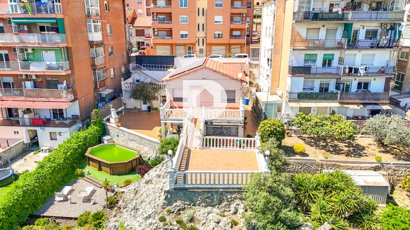 Foto 5e122d32-e71c-49de-bad9-e3880d5993b7. Casa a carrer d'angel guimerà 18 a Papiol (El)