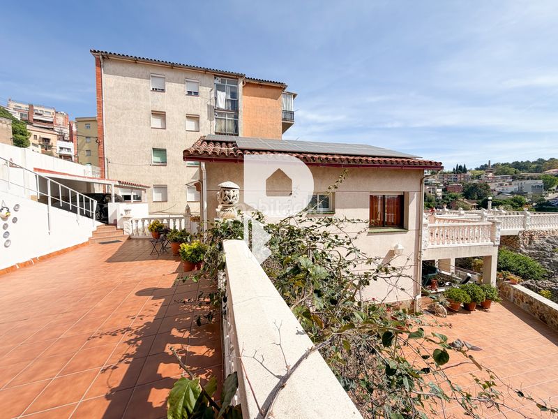 Foto 63cb68d7-f562-4d3d-bff2-7a5c6016b9e7. Casa a carrer d'angel guimerà 18 a Papiol (El)