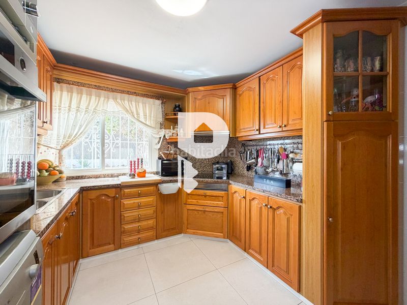 Foto bdecb91b-6a99-4507-9e8b-51eb681b8717. Casa a carrer d'angel guimerà 18 a Papiol (El)