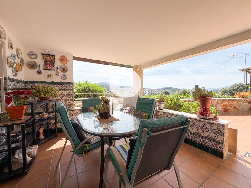 Foto c31fdc25-f8df-4eb0-a8fd-82e3dfb7c237. Casa a carrer d'angel guimerà 18 a Papiol (El)