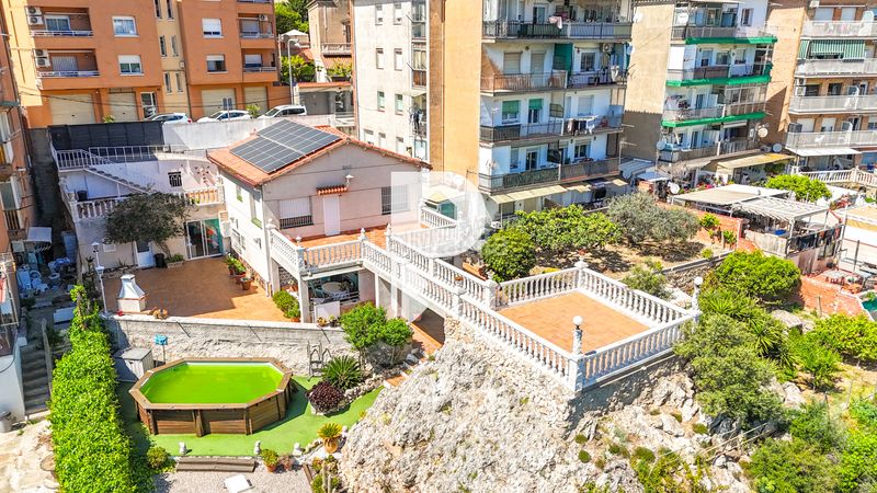 Foto d332db8e-38f8-423e-aeb2-84e239440b60. Casa a carrer d'angel guimerà 18 a Papiol (El)