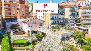 Haus  Carrer d'angel guimerà 18. Espectacular casa en el centro con jardín