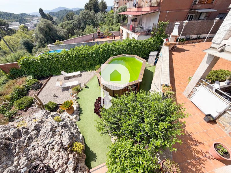 Foto eb09c258-04b7-4bbf-82de-23f28a340a43. Casa a carrer d'angel guimerà 18 a Papiol (El)