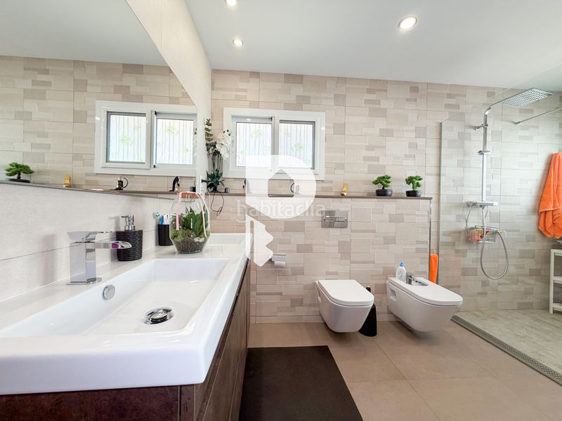 Foto fe183124-32d3-4a31-8643-322a4acb5c54. Casa a carrer d'angel guimerà 18 a Papiol (El)