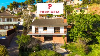 Haus  Carrer major 600. Casa reformada con parcela llana